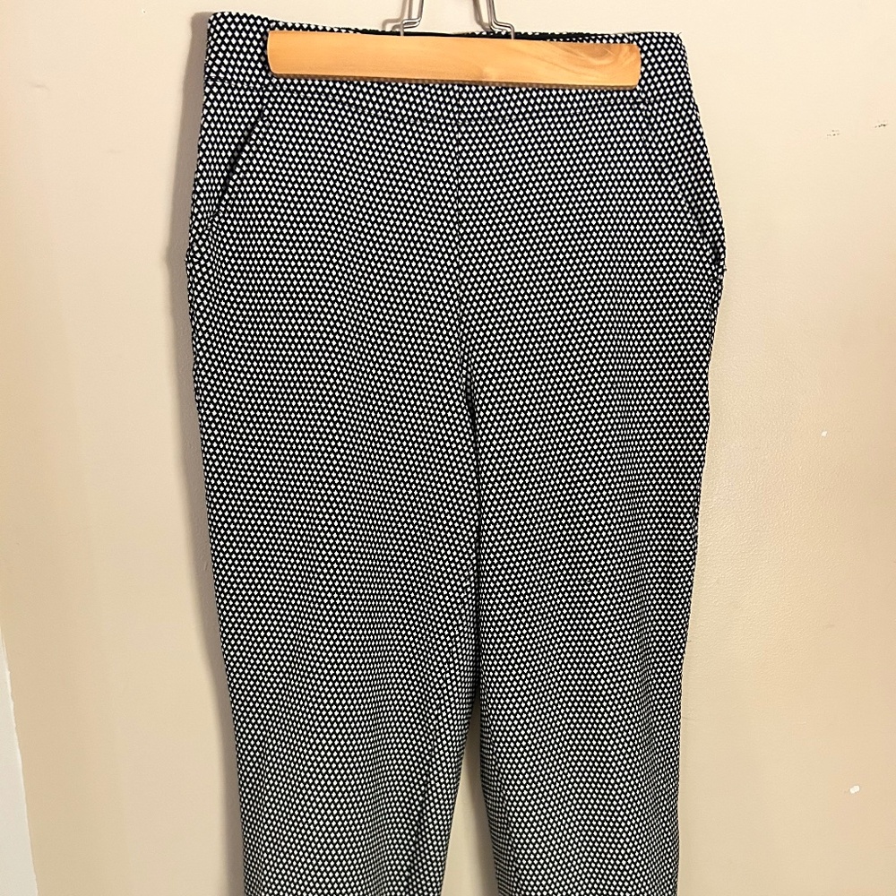 Corporate trousers, Black and White pattern with pockets!
